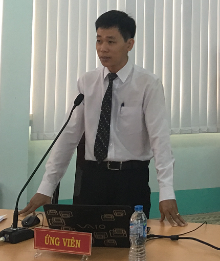 UNG VIEN TRUNG TRINH BAY.png